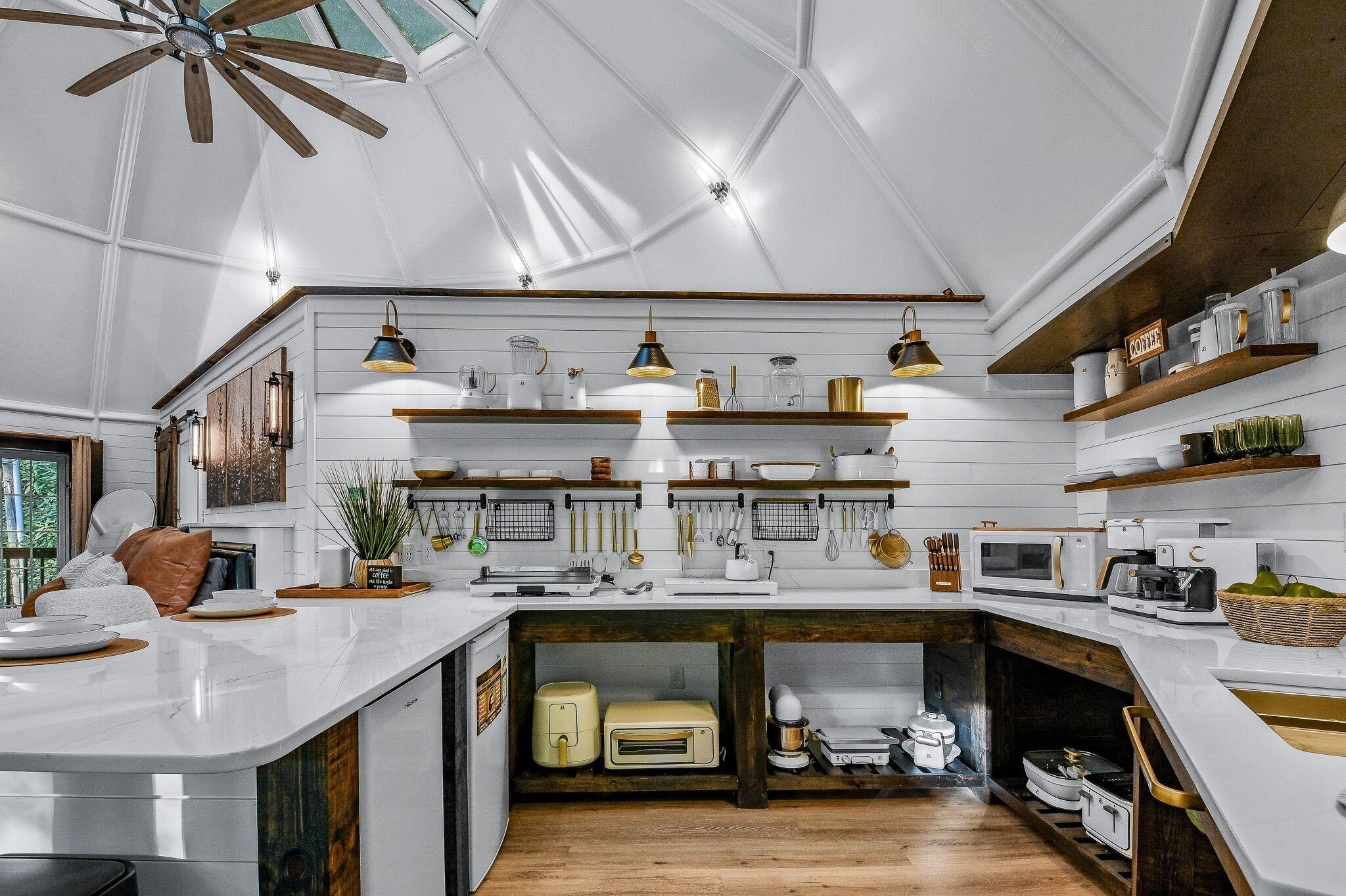 House, 1 Bedroom | Private kitchen | Fridge, oven, coffee/tea maker, toaster