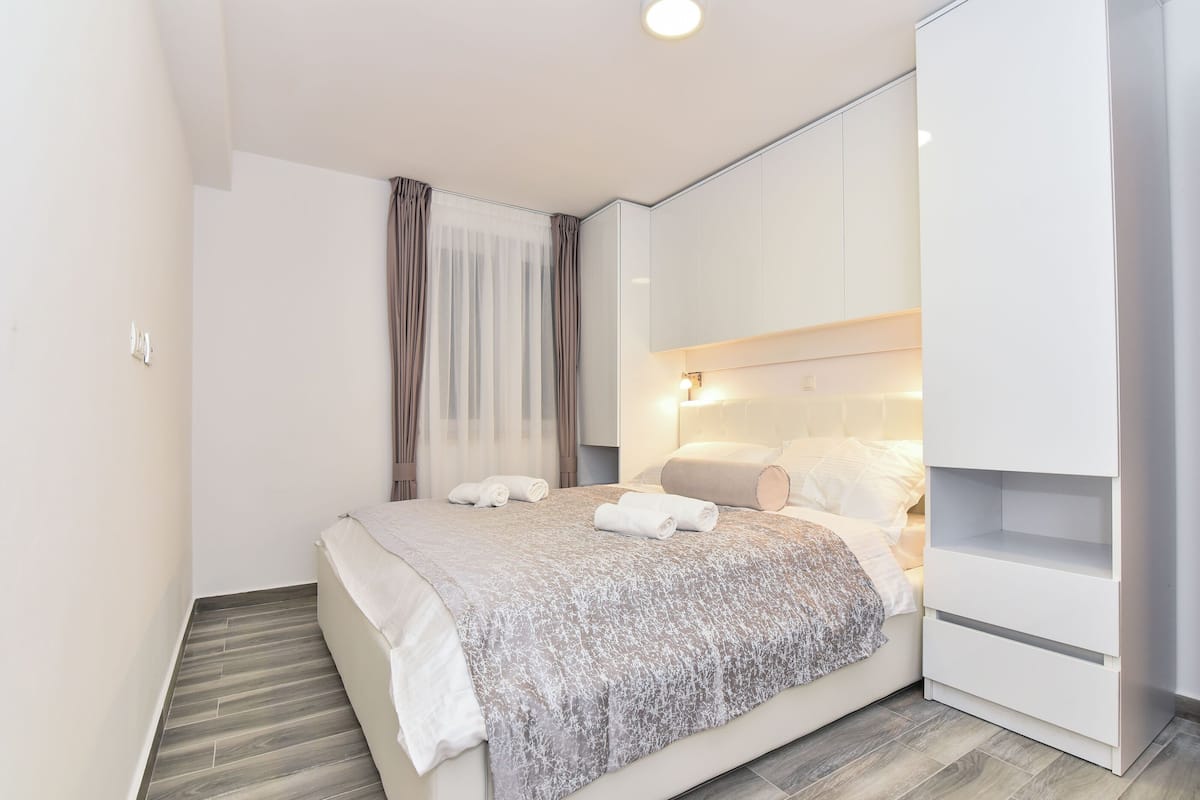1 habitación y ropa de cama hipoalergénica