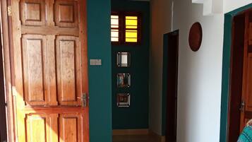 Standard Apartment | WiFi (free), bed sheets