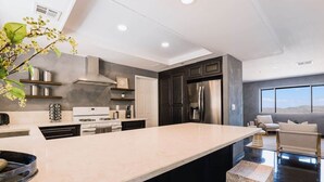 Private kitchen - @ Marbella Lane - Zen-like Ambiance 3BR Home in JT (Joshua Tree)