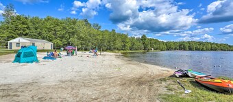 Fun-Filled Family Getaway: Hot Tub, Sauna, Ping Pong and Skiing Awaits!