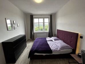 Apartment, Multiple Beds - Large 3 Bedroom Apartment With Billiard and View (Karlovy Vary)