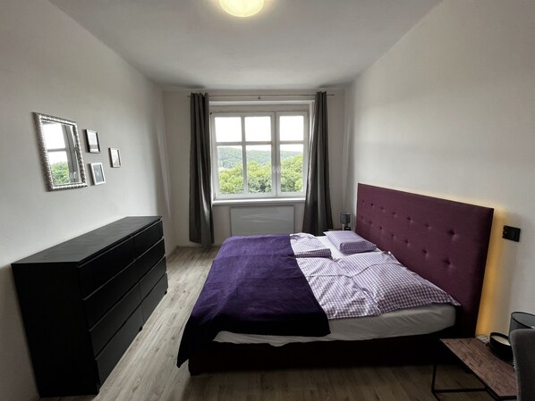 3 bedrooms, iron/ironing board, free WiFi, bed sheets
