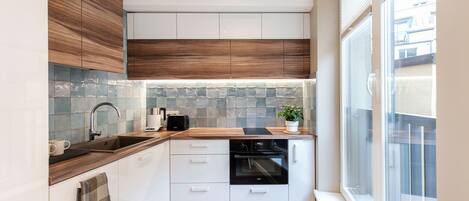 Fridge, microwave, oven, dishwasher