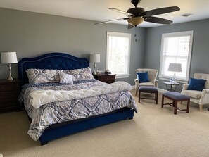 4 bedrooms, desk, iron/ironing board, travel crib - 5 minutes to Penn State sporting events. (Port Matilda)