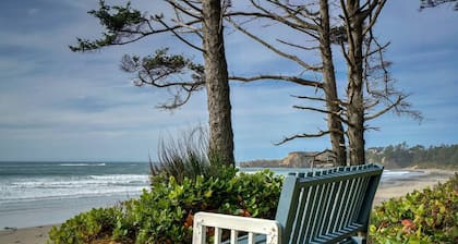 Tiki of the Pines Private Ocean Access A-Frame