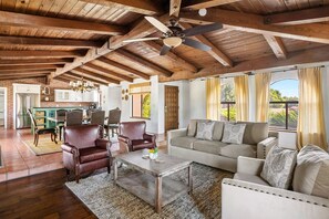 Smart TV, video games