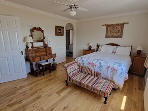 3 bedrooms, individually decorated, individually furnished, free WiFi