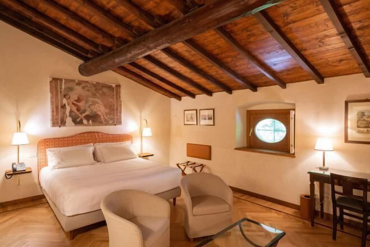 1 chambre, minibar, accĂšs au Wi-Fi (inclus), literie fournie