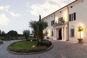 مدخل المنشأة