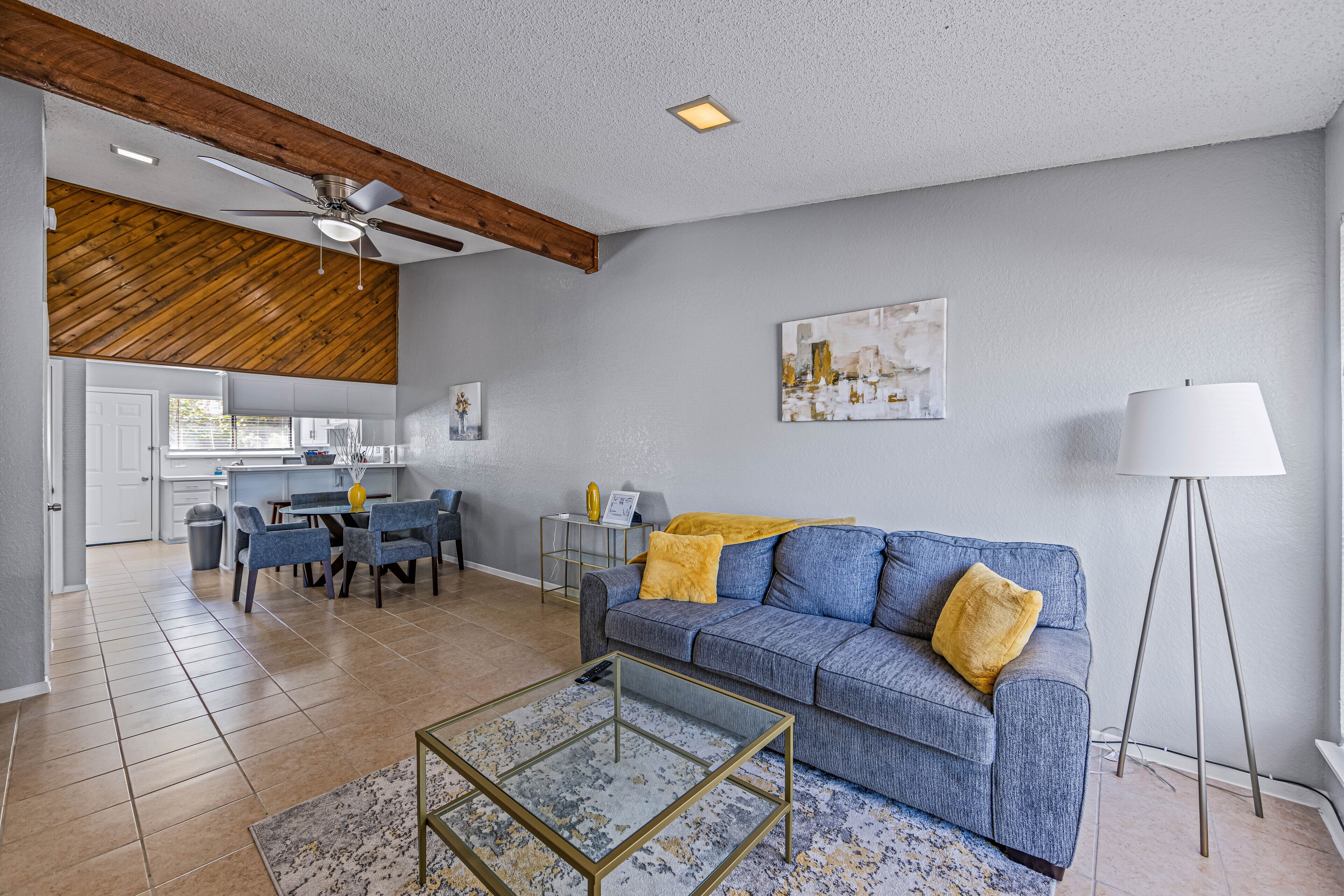 Cozy Duplex Mins From AT&T Stadium