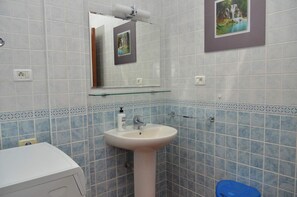 Shower, hair dryer, towels - Casa Maestro Agustín Nº 2 (Valle Gran Rey)
