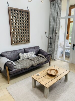 Smart TV y chimenea 