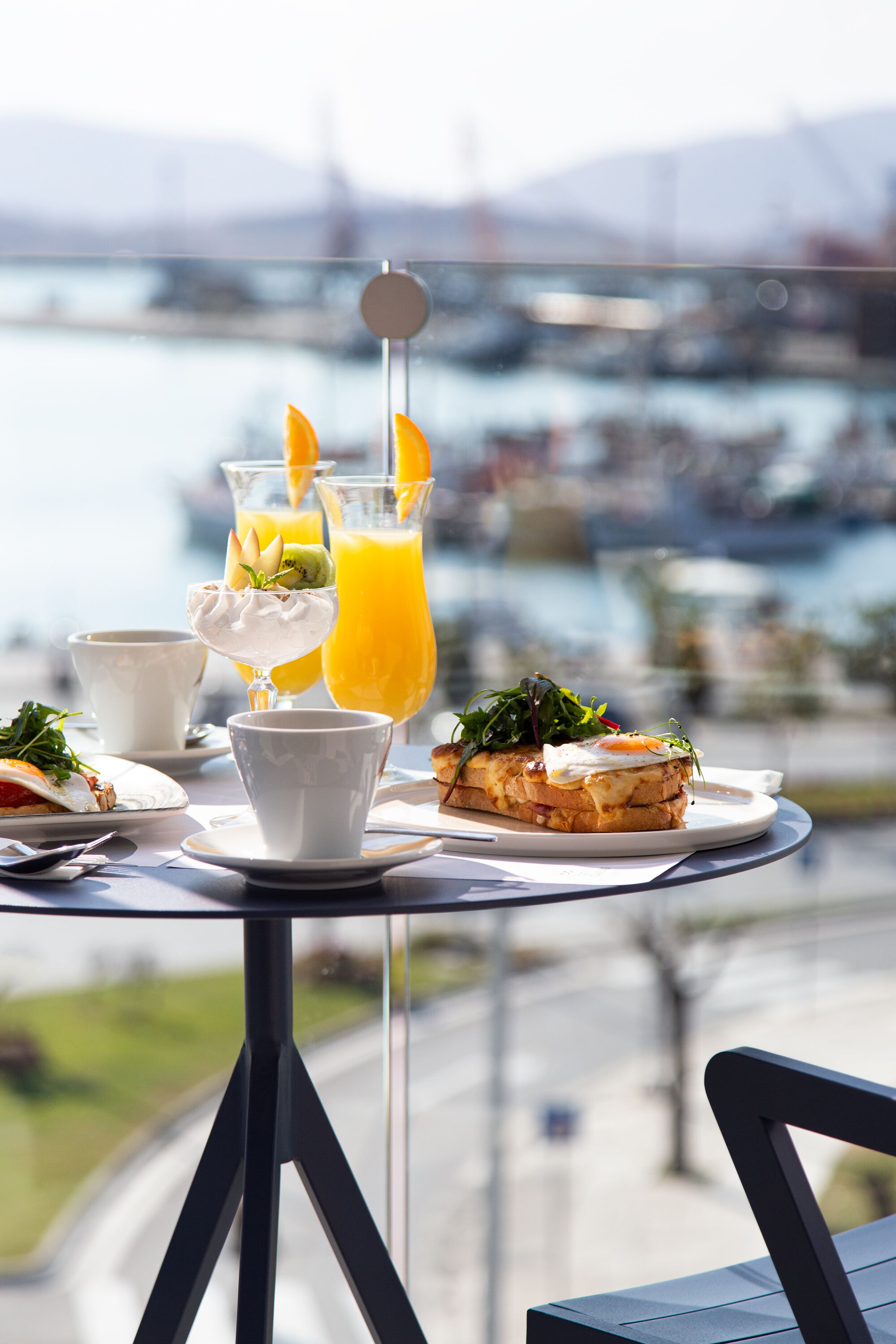 Suite – deluxe, sjøutsikt | Utsikt mot strand/hav