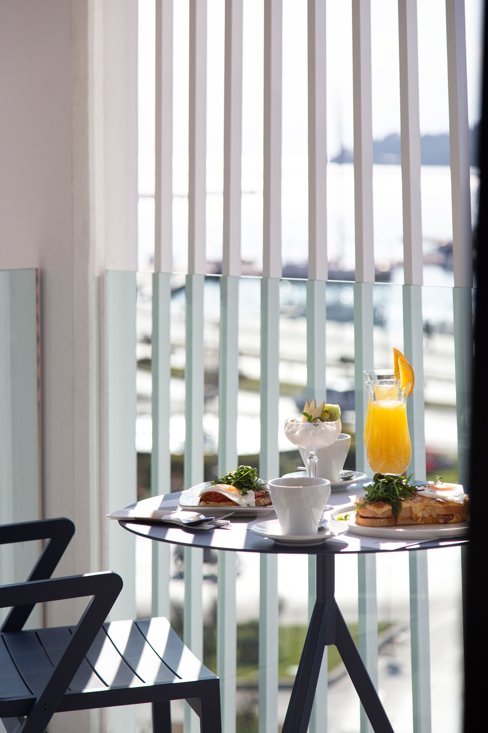 Breakfast, lunch, dinner served; ocean views