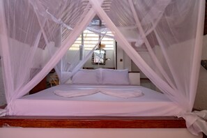 1 bedroom, free WiFi, bed sheets - Kae Beach Bungalow (Michamvi)