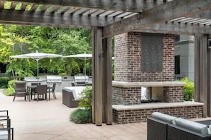 Property grounds - Medical Center cozy apartment local from downtown Houston (Houston)