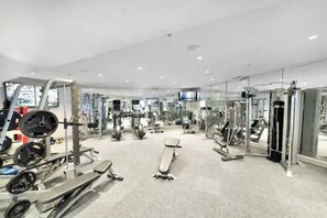 Fitness facility - Medical Center cozy apartment local from downtown Houston (Houston)