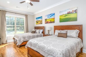 4 bedrooms, WiFi - New, On-Site, Overlooking the LAKE Golf Course @ Grand National (Opelika)