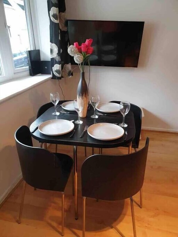 Dining - Kettering Town Corporate - Avondale Mews (Kettering)