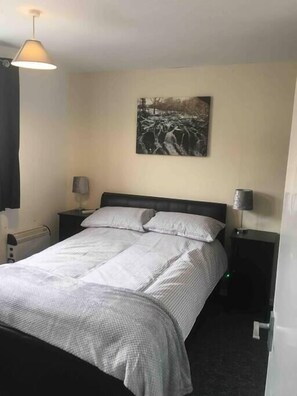 2 bedrooms, iron/ironing board, free WiFi - Kettering Town Corporate - Avondale Mews (Kettering)
