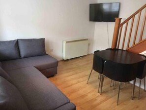 TV - Kettering Town Corporate - Avondale  Mews (Kettering)