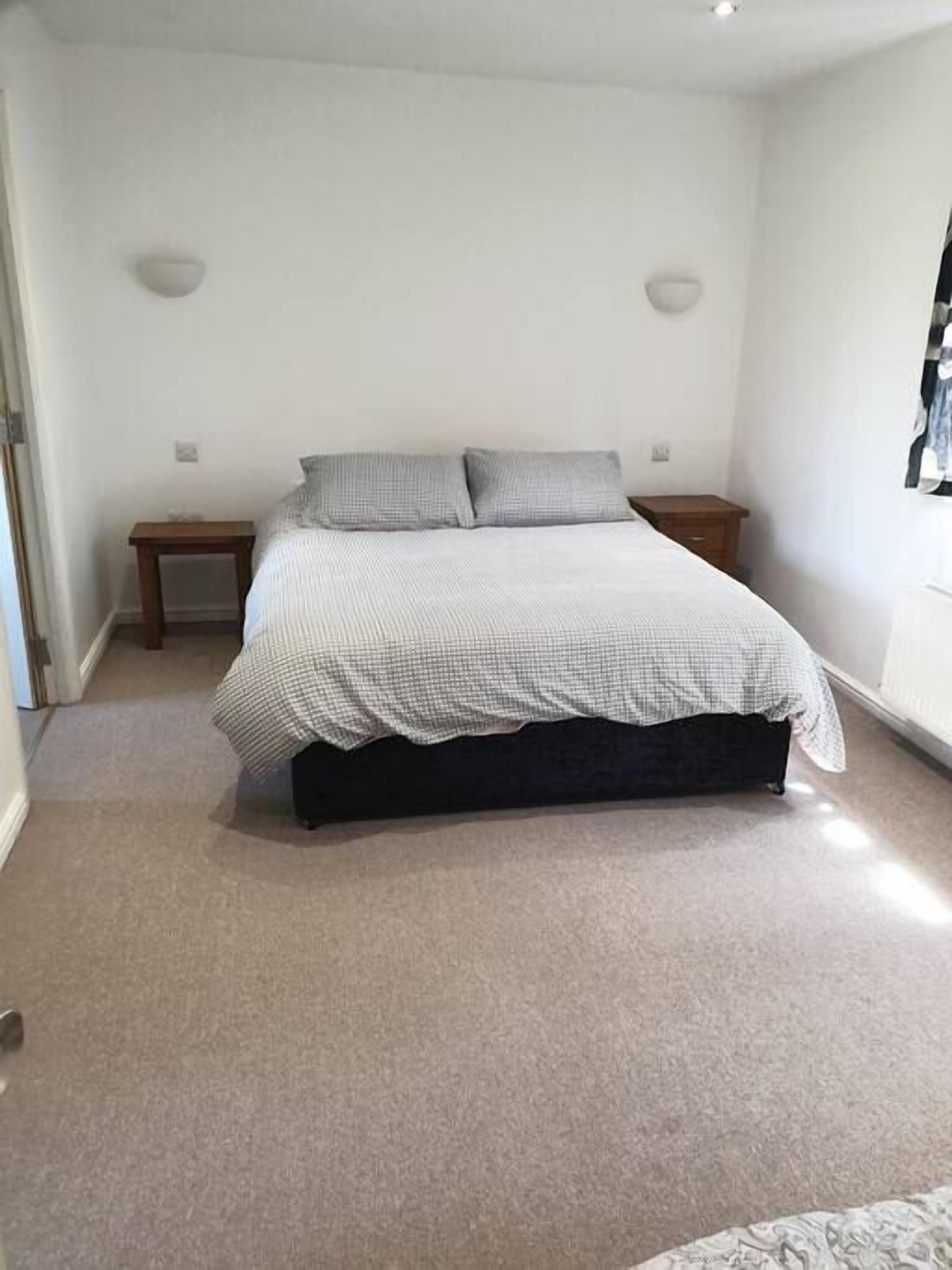 6 bedrooms, free WiFi