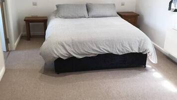6 bedrooms, free WiFi