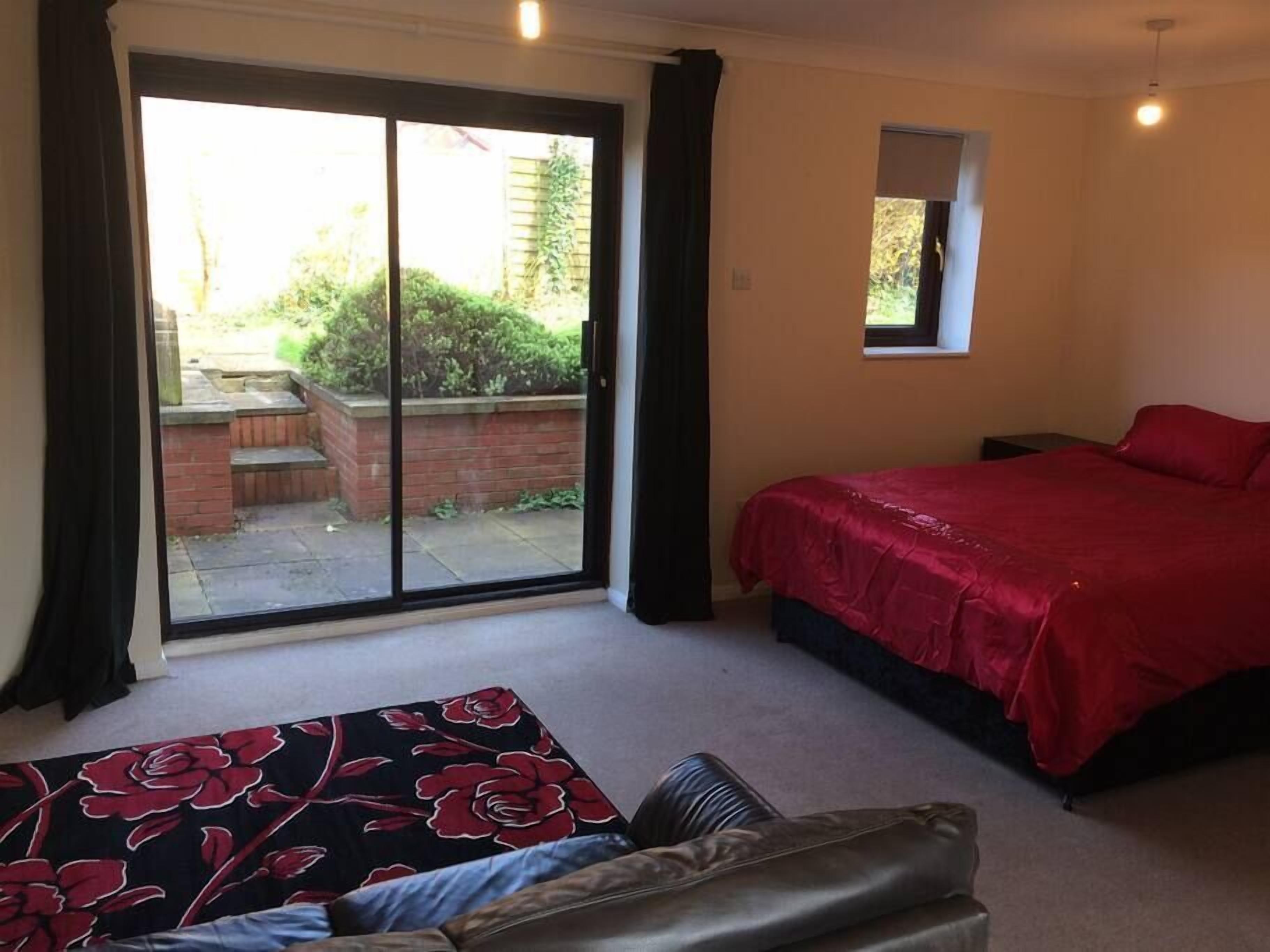 6 bedrooms, free WiFi