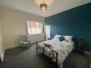 8 bedrooms, free WiFi