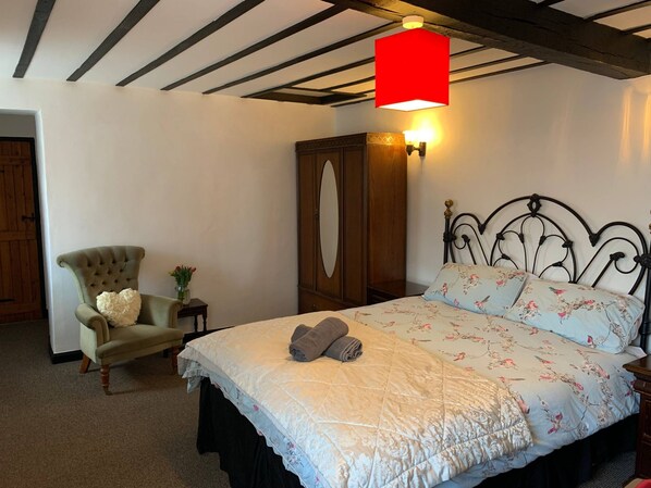 6 chambres, fer et planche à repasser, Wi-Fi gratuit