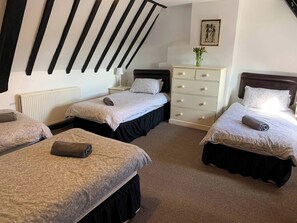 6 chambres, fer et planche à repasser, Wi-Fi gratuit