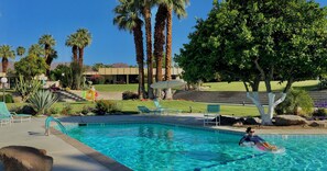 Pool - Sandpiper: Gorgeous grounds / Walk to high-end dining & shopping on El Paseo! (Palm Desert)