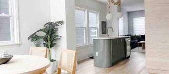 *Luxury 3 Bed 2.5 Bath / Prime Park Ave. Location*
