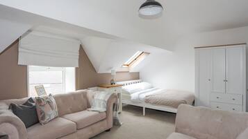 6 bedrooms, individually decorated, individually furnished, free WiFi