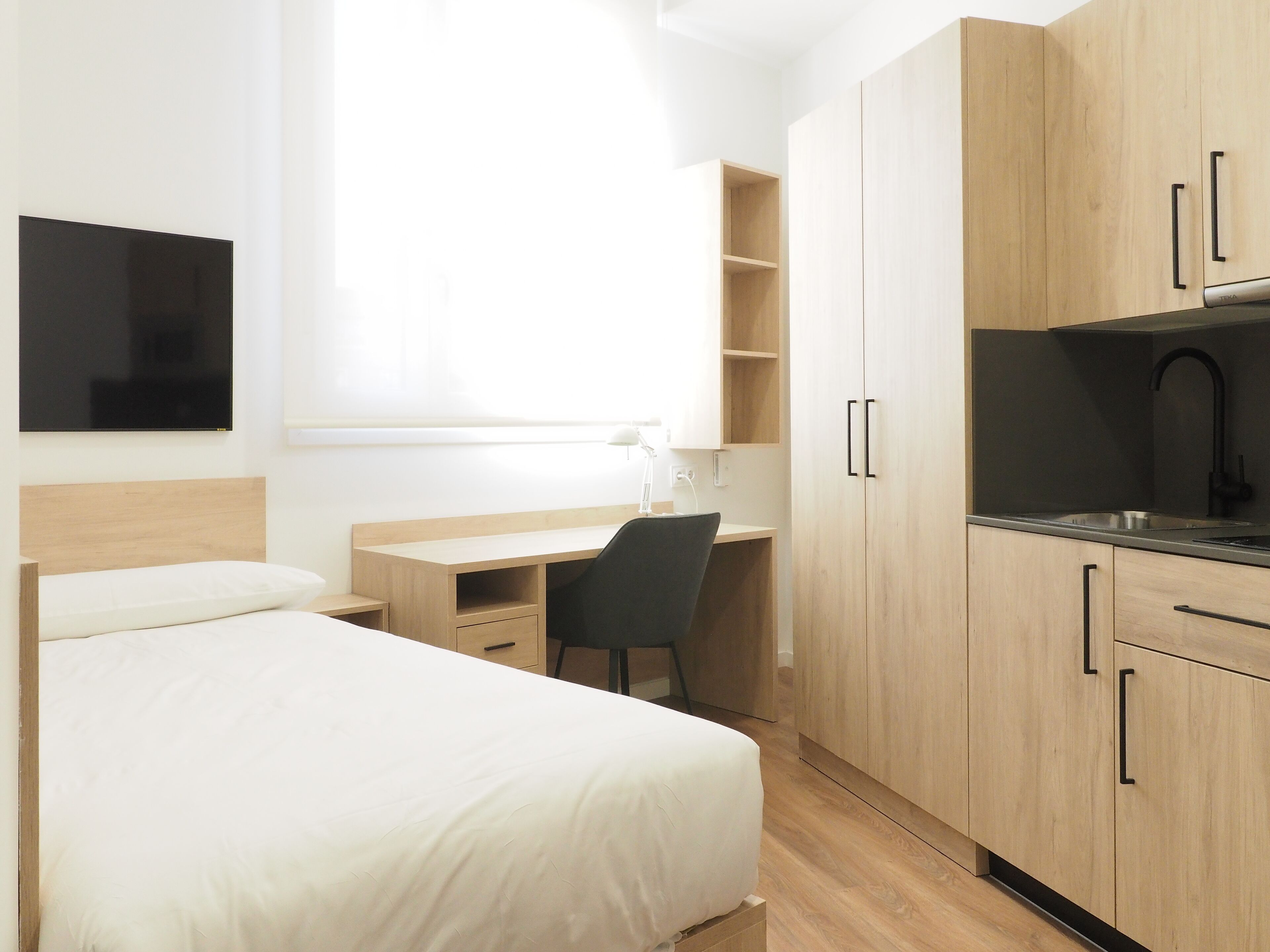 Habitación individual estándar | Escritorio, sistema de insonorización, wifi gratis y ropa de cama