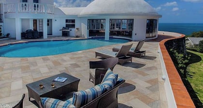 Villa Xanadu with stunning views of Rodney Bay, Pigeon Island and Martinique