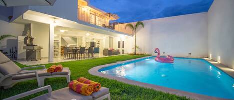 Outdoor pool, a heated pool