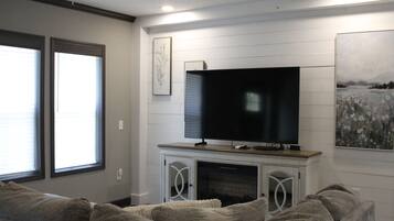 Télévision, cheminée