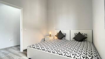 Apartment | 2 bedrooms, travel cot