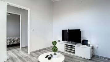 Apartment | 2 bedrooms, travel cot