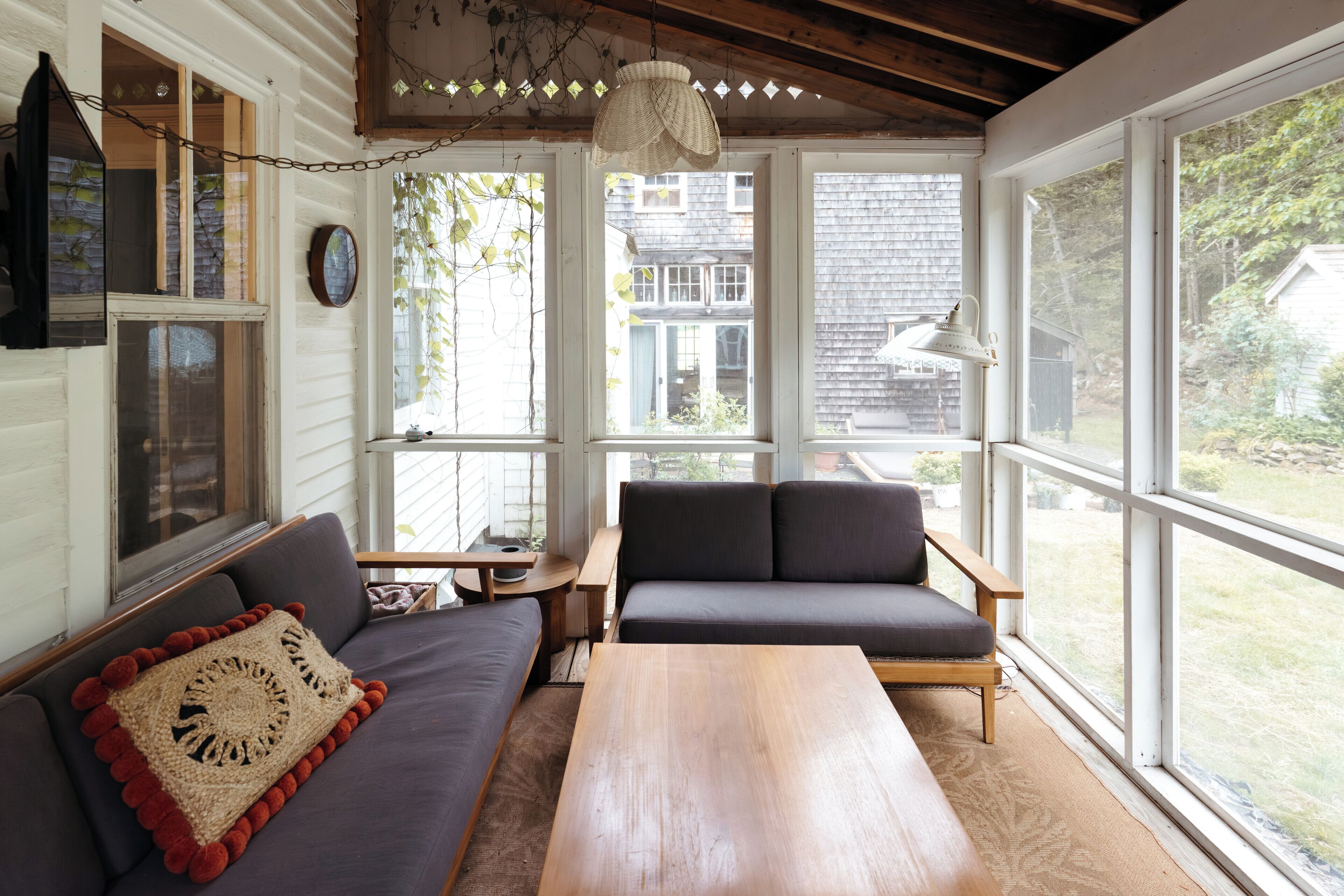 Smart TV, fireplace, table tennis, books