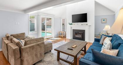 Pool Villas- 2 bedrooms, 2 baths, sleeps 4, heated pool, gas fireplace, grill