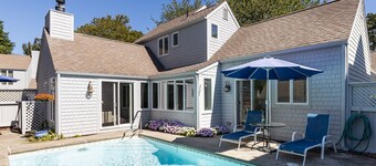 Pool Villas- 2 bedroom, 2 bath, sleeps 4, heated pool, gas fireplace & grill