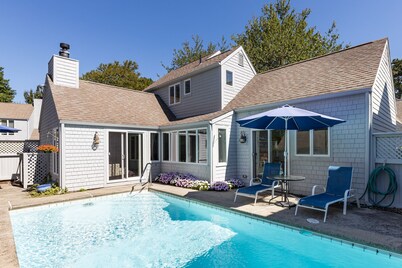 Pool Villas- 2 bedroom, 2 bath, sleeps 4, heated pool, gas fireplace & grill