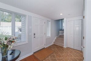 Interior - Pool Villas- 2 bedrooms, 2 baths, sleeps 4, heated pool, gas fireplace, grill (Mashpee)