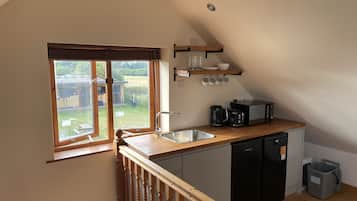 Fridge, microwave, dishwasher, coffee/tea maker