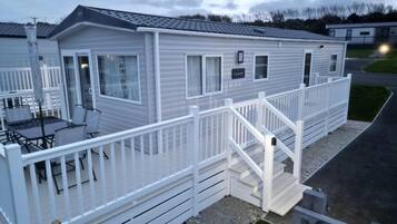 Cabin | Exterior