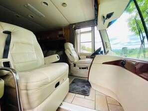 1 habitación, tabla de planchar con plancha, cuna de viaje y internet 