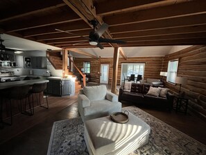 Smart TV, lareira, videogames, pebolim